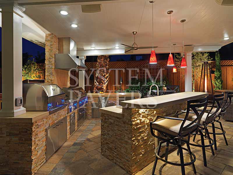 System Pavers outdoor kitchen