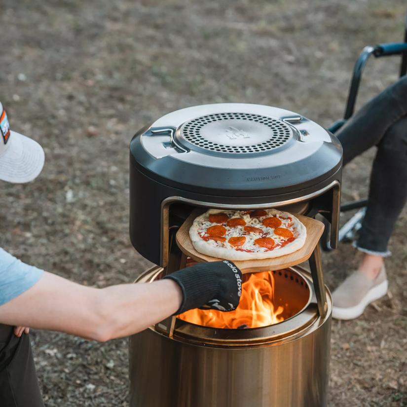 pizza on solo stove